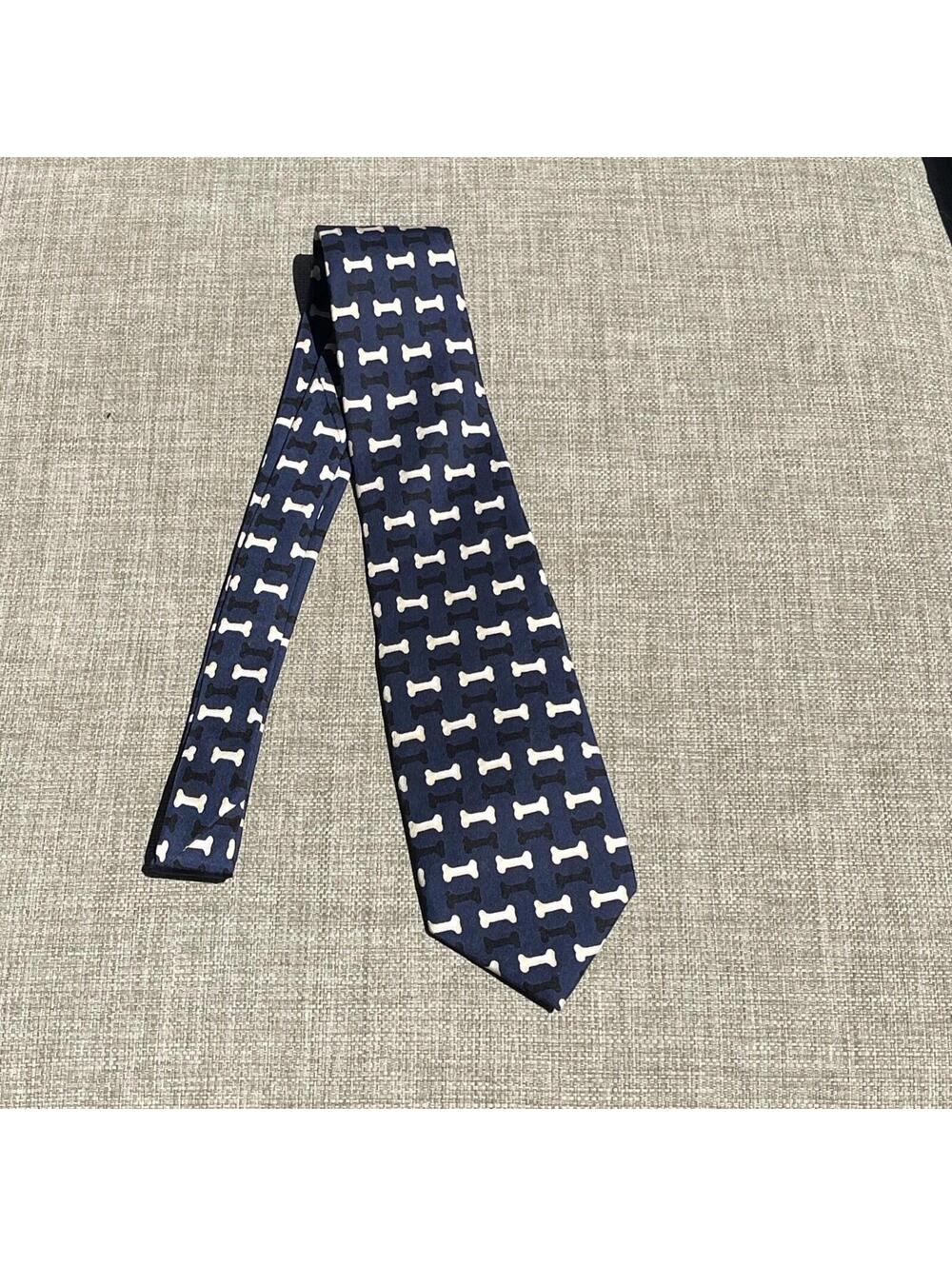 Josh Bach 100% Silk Men’s Tie Navy Blue Black White Dog Bone